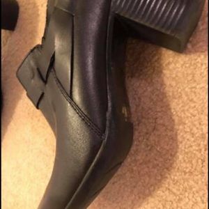 Clarks Bendabled black leather shoes